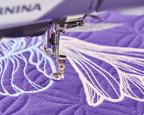 Швейно-вышивальная машина Bernina 990