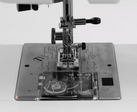 Швейная машина Janome Decor Excel 5018