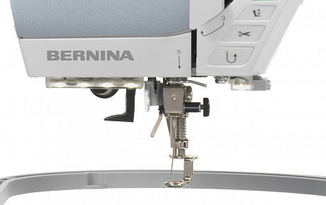 Швейно-вышивальная машина Bernina 570QE